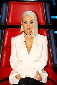 Christina-Aguilera-Platinum-Blonde-Hair