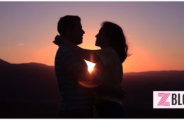 Muž a žena pri západe slnka