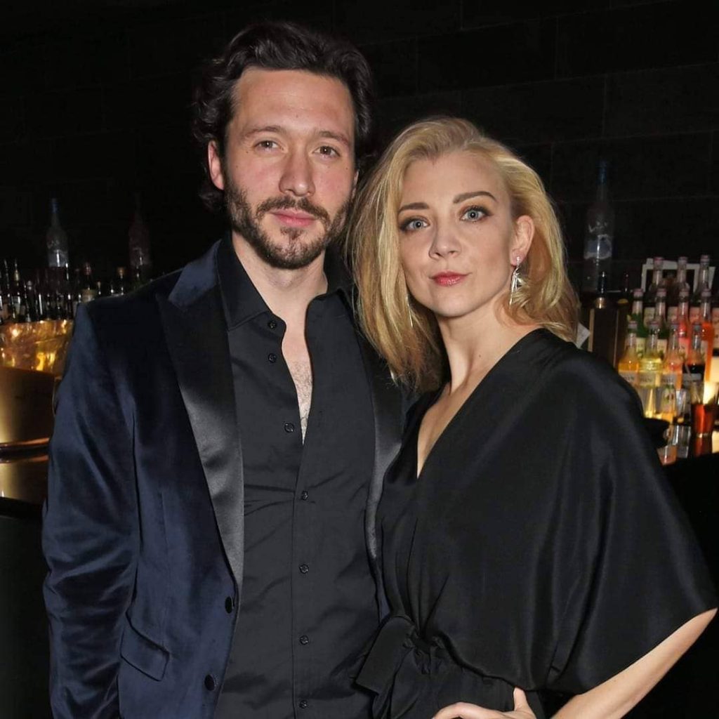 Známi herci Natalie Dormer a David Oakes