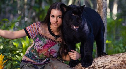 Ella a čierny jaguár